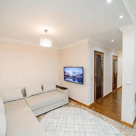 Center Retreat 3br Apartment! Chisinau