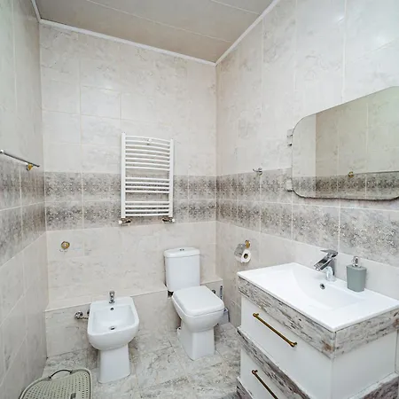 Center Retreat 3br Apartment! * Chisinau
