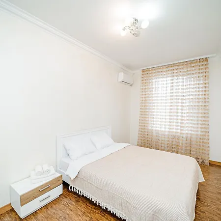 Center Retreat 3br Apartment! Chisinau